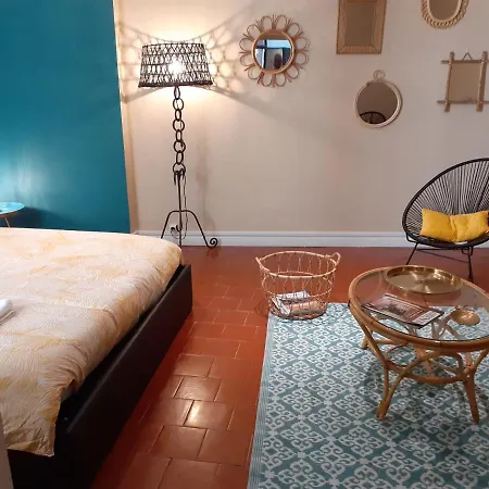 Le 13 דירה נים